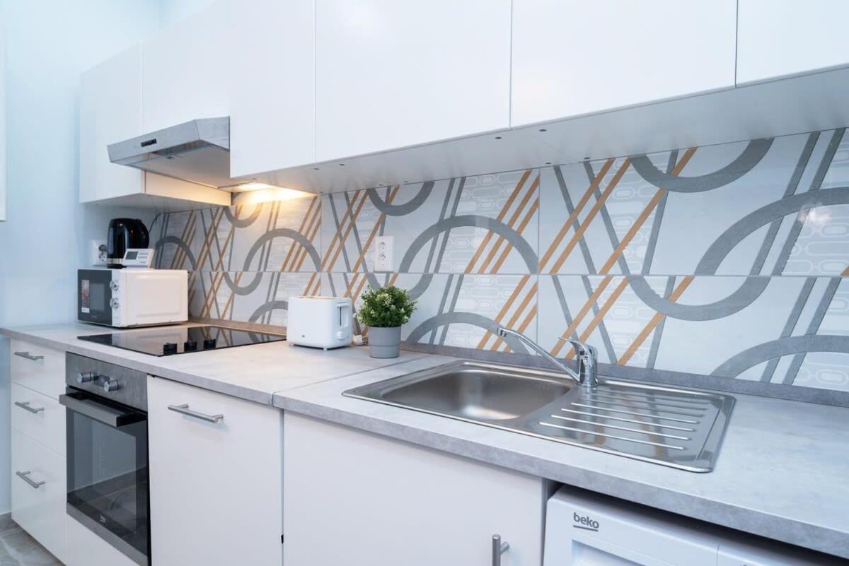 New Spacious Apartment At Superb Location บูดาเปสต์ ภายนอก รูปภาพ