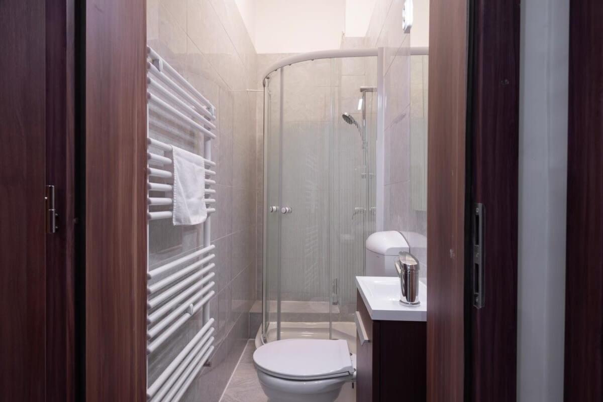 New Spacious Apartment At Superb Location บูดาเปสต์ ภายนอก รูปภาพ